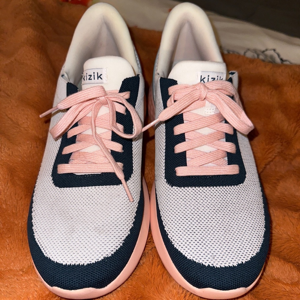 Kizik Women’s shoes -Size 11.